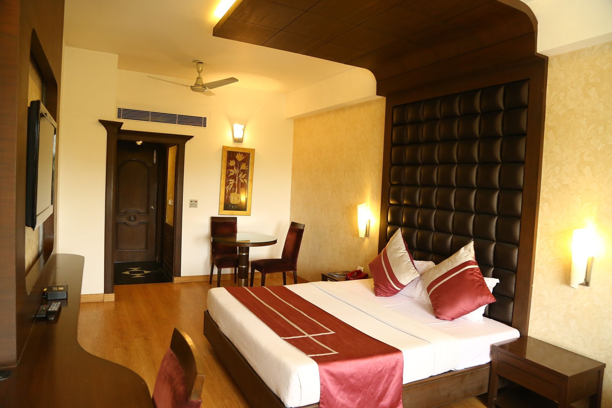 Oyo Premium Isbt Sector 43 Hotel 3*