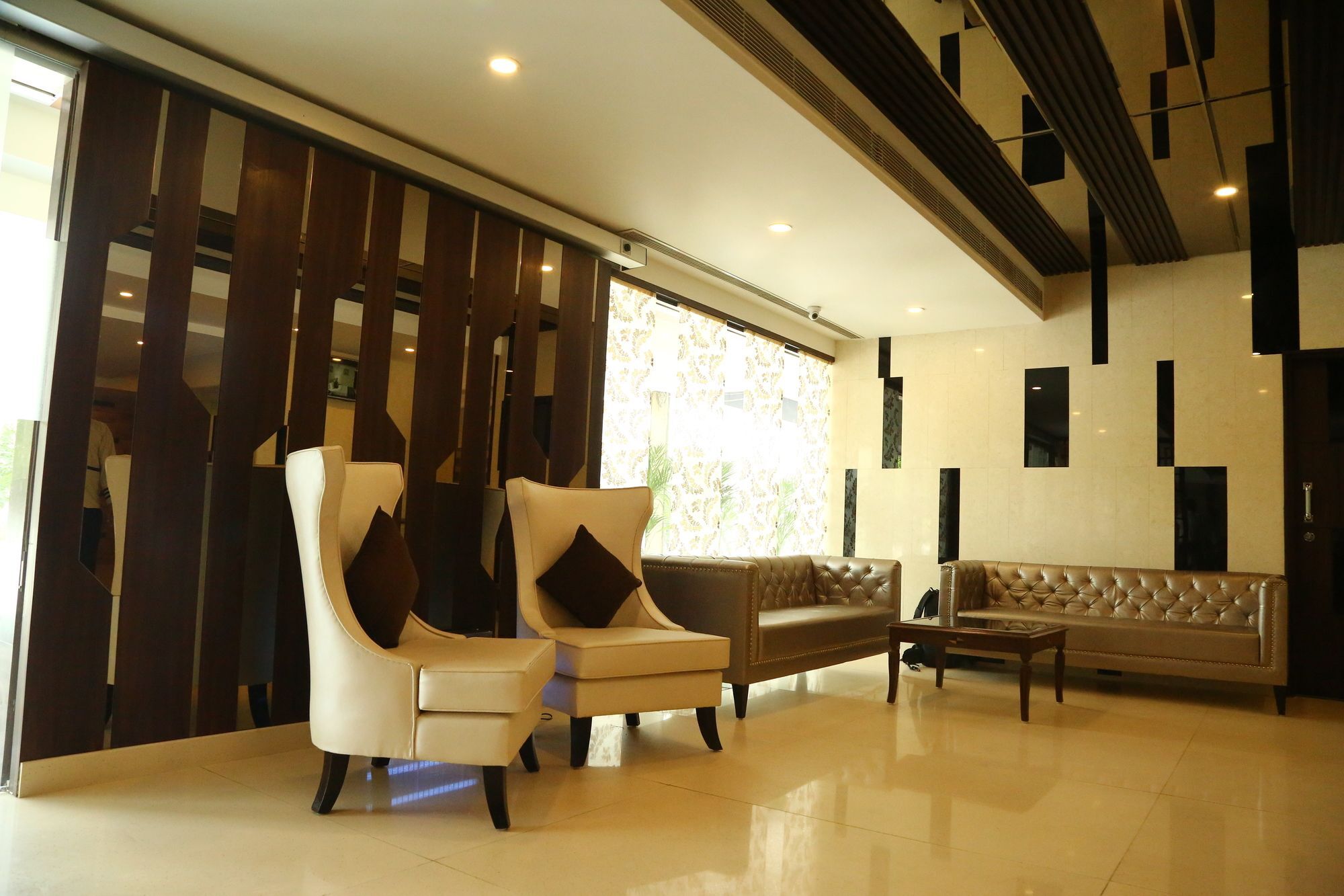 Hotel Oyo Premium Isbt Sector 43